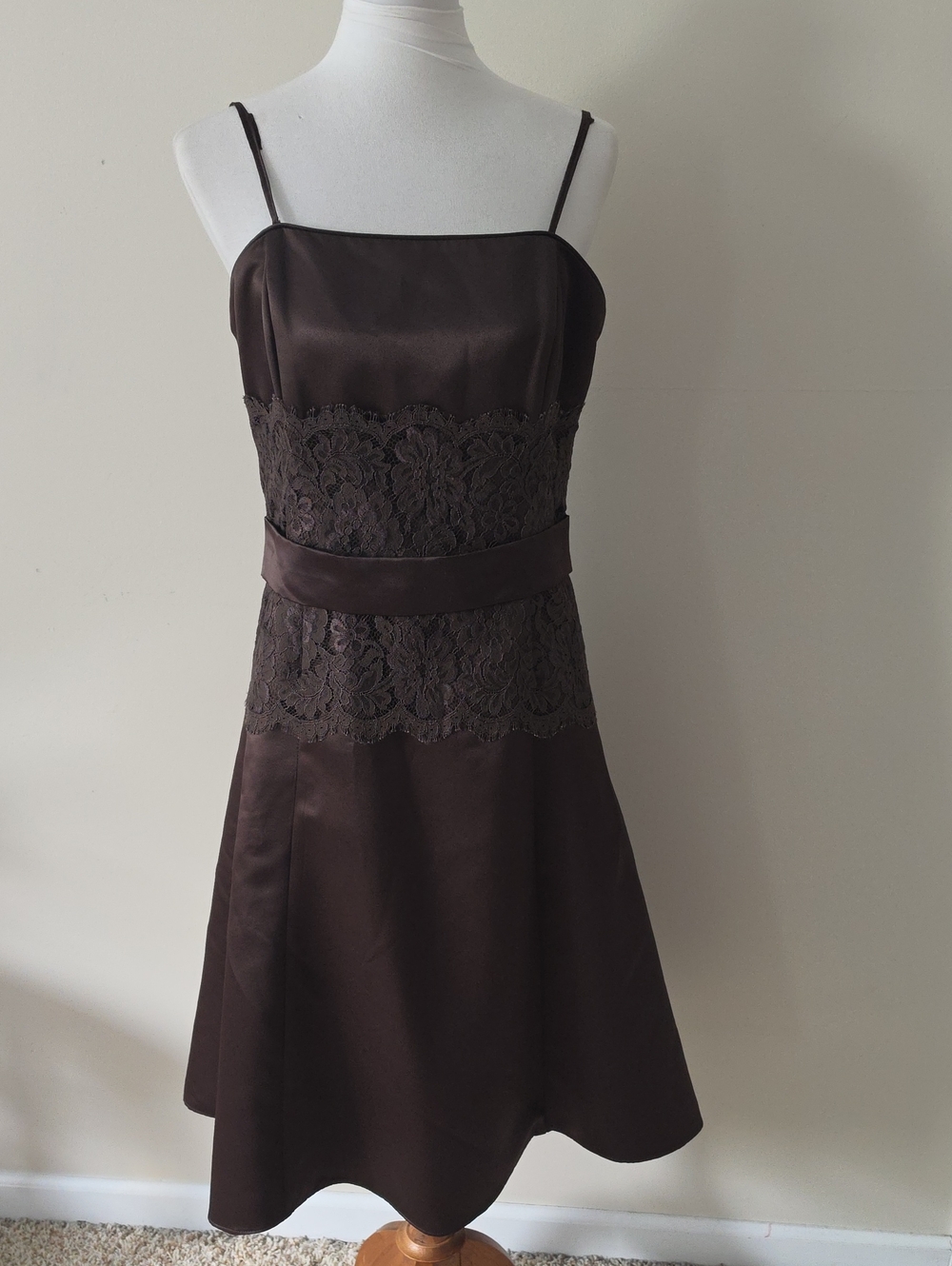 Xscape Classic Brown Lace-Accent Spaghetti Strap Dress Brand New